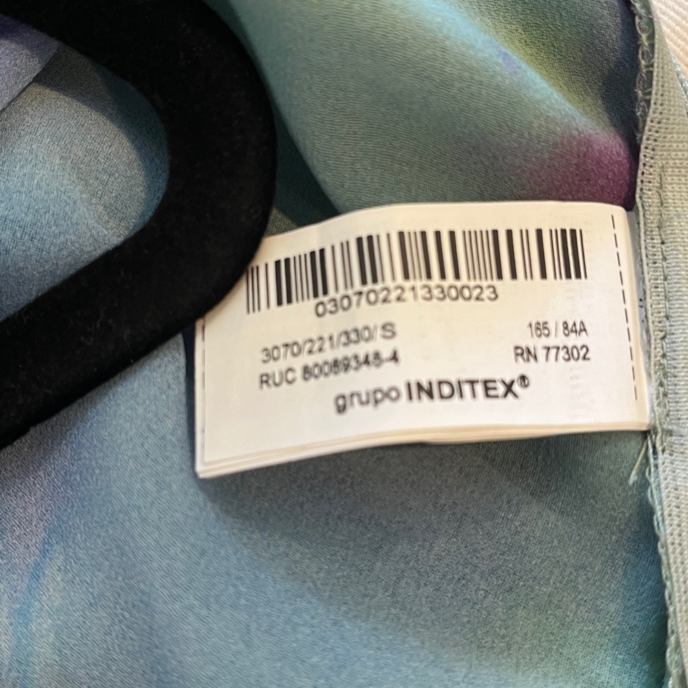 Zara Multicolor Sleeveless Blouse. V-Neck with Bow Tie Neckline
Tie-Dye
Sz SM - Picture 15 of 16
